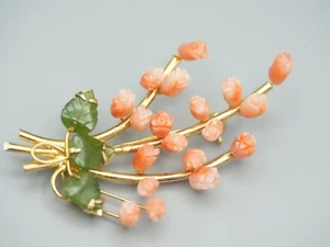 Blumenstrauß Brosche aus Engelhaut Koralle und Jade Vintage 60er Jahren - Bild 1 von 3