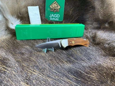 Cuchillo carpeta Puma 22 0705 1982 4 estrellas y asas Jacaranda como nuevo en caja G/Y raro Foto 1 de 4