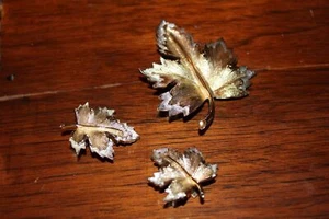 Sarah Coventry~NATURES CHOICE~Brooch Earrings Set Vtg Gold Silver Layered Leaves - Imagen 1 de 7
