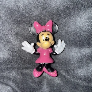 Disney Minnie Mouse 2,25" Figur PVC lila rosa Kleid Schleife Tortenaufleger E2 - Bild 1 von 3