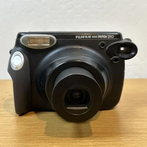 Cámara fotográfica instantánea Fujifilm Instax 210 sin cubierta de batería - Imagen 1 de 11