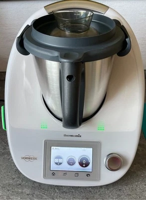 Thermomix TM5 Küchenmaschine mit Varoma und Cook Key sowie weiterem Zubehör - Bild 1 von 4