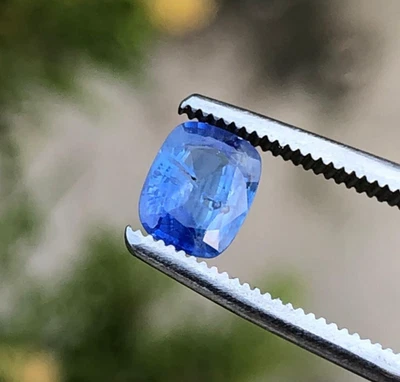 0.80 ct top quality seylon sapphir loose gemstone from sri lanka - Image 1 of 4