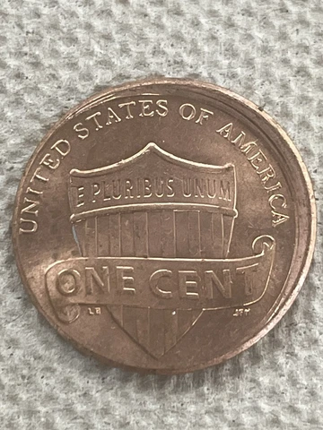 2015 OFF CENTER ERROR Lincoln Cent BU + Coin RARE DATE Off Center Gem Cover