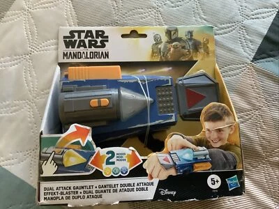 STAR WARS The Mandalorian Dual Attack Gauntlet Lights Disney Hasbro🚀 - Image 1 of 4