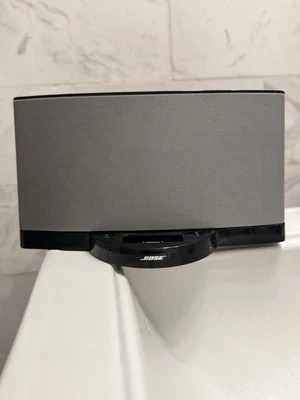 *parts / Repairs READ: Bose SoundDock Series II Digital Music System Sound Dock - Image 1 of 4