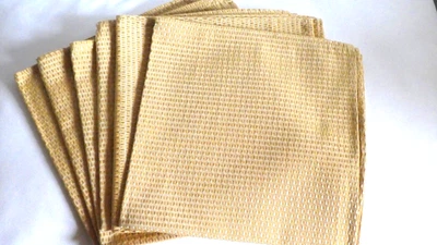 6 Stoff-Servietten groß Weihnachten festlich golden neuwertig - Bild 1 von 3