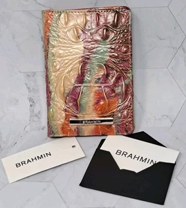 Brahmin Destiny Melbourne Passport Geldbörse aus echtem Leder mit Kroko-Prägung. - Bild 1 von 7