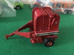 Vintage ERTL International 2400 Round Baler 1:64 Scale Diecast Farm Implement405 - Picture 1 of 15
