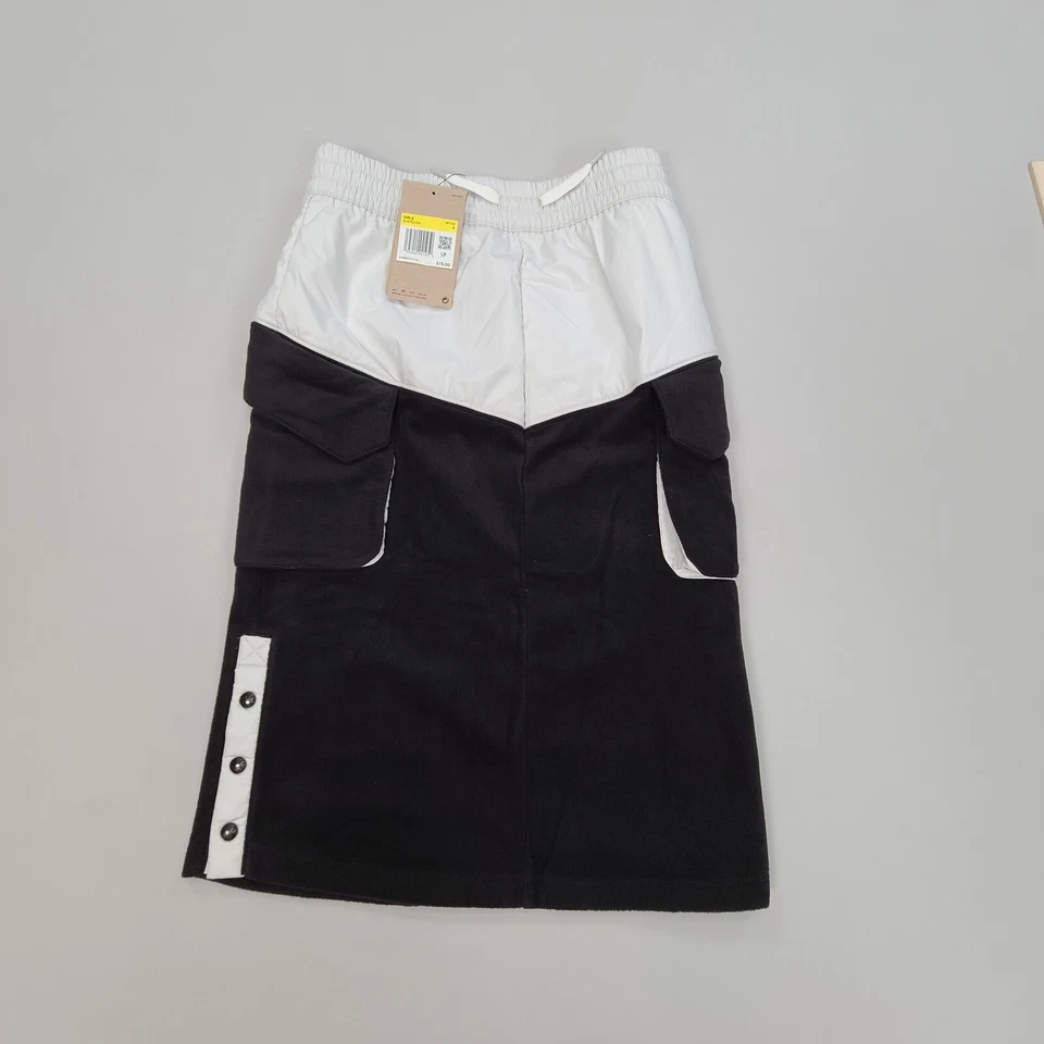 Nike Girls Standard Fit Skirt Sport Athletic DJ5751-010 Sz Small