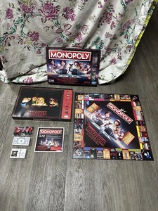 NEW HASBRO GAMING MONOPOLY STRANGER THINGS SPECIAL EDITION - NETFLIX - Picture 1 of 11