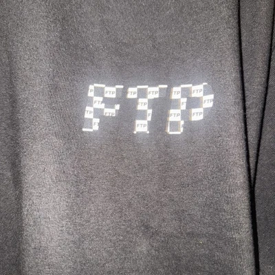Camiseta negra con logotipo a cuadros FTP (de Vans Drop) para hombre TALLA mediana Foto 1 de 4