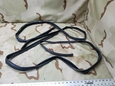 Уплотнение передней водительской пассажирской двери 1992-1996 Ford F150 F250 F350 Bronco правая левая от оригинального производителя - Изображение 1 из 4