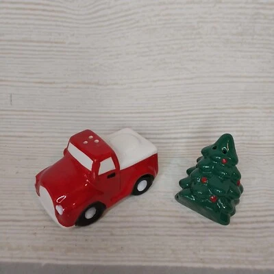 ¡Nuevo! Camión rojo y árbol de Navidad salero pimentero cerámica acabado brillante decoración Foto 1 de 4