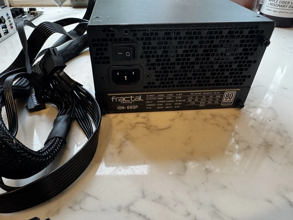 Fractal Design Ion+ 660p Platinum 660W Fully Modular Power Supply - Image 1 of 3