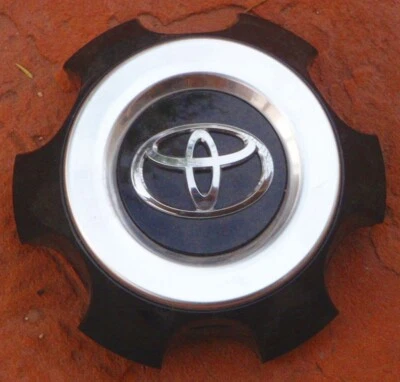 Tapa central Toyota 4Runner FJ Cruiser 2014-2024 15 17 18 19 20 21 22 23 24 OEM Foto 1 de 4