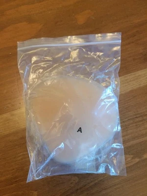 Sujetador adhesivo de silicona Foto 1 de 3