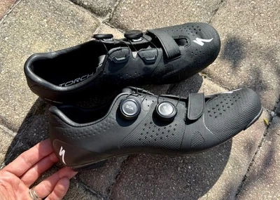 Sapatos de bicicleta de estrada Specialized Torch 3.0 sola de carbono tamanho 10.25 43.5 milhas baixas - Imagem 1 de 4