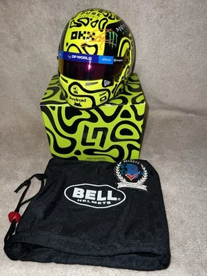 Mini capacete oficial 1:2 assinado por Lando Norris 2024 temporada 1ª vitória McLaren BAS #2 - Imagem 1 de 4