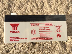 Yuasa NP3.2-12 12 V 3,2Ah 12 Volt versiegelt Blei Säure wiederaufladbarer Akku - Bild 1 von 2