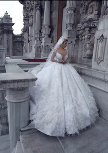 Wedding Gown - Picture 1 of 4