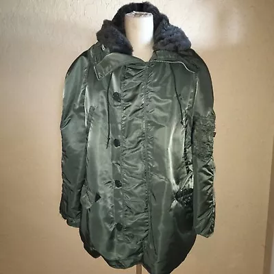 Chaqueta de vuelo con capucha de piel sintética Crooks and Castles with Alpha Industries talla XL Foto 1 de 4