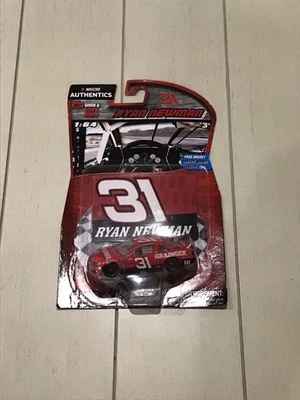 Nuevo en caja, 2017 Ryan Newman #31 Grainger, escala 1/64 NASCAR Authentics Diecast Wave 6 Foto 1 de 3