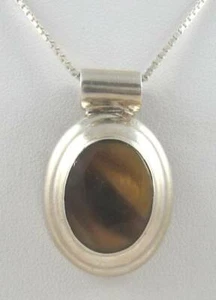 LOVELY ESTATE OVAL AMBER STERLING SILVER PENDANT NECKLACE, 20" long - Picture 1 of 8