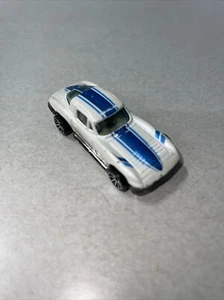 Hot Wheels Corvette Stingray Split Window in White Blue Graphics 1979$ - Bild 1 von 8
