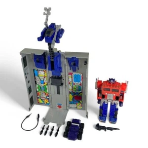 Transformers: G1 - Líderes: IGA mexicano Optimus Prime (Ojos rojos) - 20240382 - Imagen 1 de 3