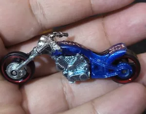 Authentic 2000 Hot Wheels Blast Lane #169 Chopper Motorcycle Blue purple C120A - Picture 1 of 3
