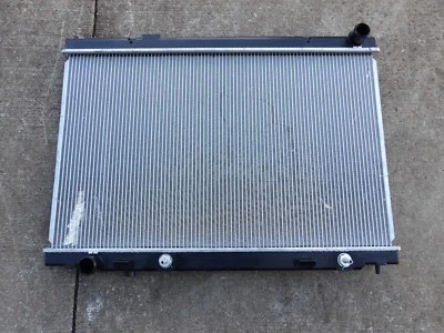 ОРИГИНАЛЬНЫЙ РАДИАТОР ОХЛАЖДЕНИЯ ДВИГАТЕЛЯ 06 07 08 09 INFINITI M45 4,5 Л 8 ЦИЛИНДРОВ   - Изображение 1 из 4