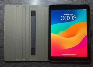 Tablet Apple iPad 6. Generación (2018) A1893 9,7" 128 GB WiFi Gris espacial WoW Gut - Imagen 1 de 4