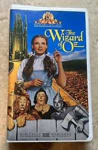 Home VideoVHS MOVIE WIZARD OF OZ MGM 1996 LNC - Foto 1 di 4
