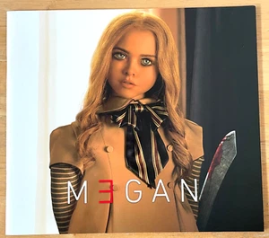 Programa de películas M3GAN/Megan Japón Allison Williams, Violet McGraw, Ronny Chieng - Imagen 1 de 9