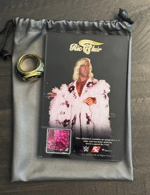 Ric Flair WWE 2k19 Fanáticos Púrpura Usado Bata Pieza Y Anillo HOF Foto 1 de 4