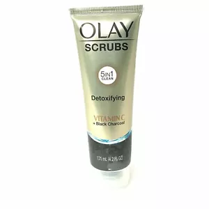 Olay Scrubs Vitamin C + Black Charcoal Detoxifying 5 In 1 Clean 125ml - Picture 1 of 2