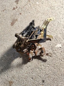 Mercedes-Benz 1998/Left front exterior Door Lock Mechanism - Picture 1 of 6