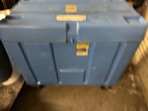 Dry Ice Container - Picture 1 of 9