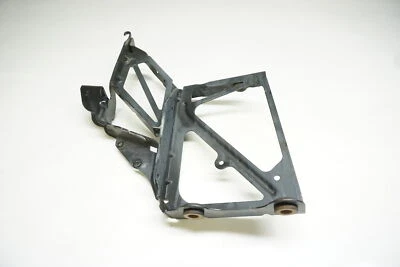 Suporte auxiliar de radiador driver Audi S6 S7 2013-2018 4G0-121-261-F - Imagem 1 de 3