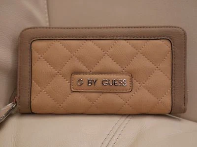 NUEVO WT Mujer Guess Cremallera Alrededor CARTERA TAUPE MULTI MARCEL SLG ACOLCHADA V1348599 Foto 1 de 4