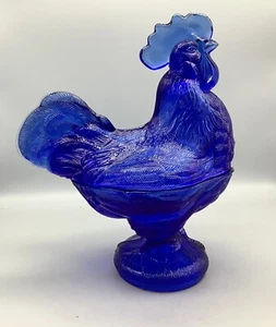 Vintage 1940-50 ‘s Cobalt Blue Glass Covered Standing Rooster Candy Dish - Picture 1 of 12
