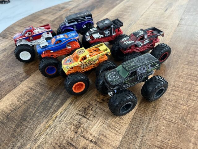 Preços baixos em Monster Trucks Hot Wheels Racing em metal fundido