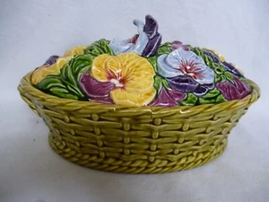 Sarreguemines Jugendstil Dose Deckelterrine Korb plastische Stiefmütterchen - Picture 1 of 18