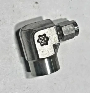1/8" Tube x 1/4" FNPT  316ss Female Elbow Fitting Ham-Let 770LSS1/8x1/4 - Picture 1 of 5