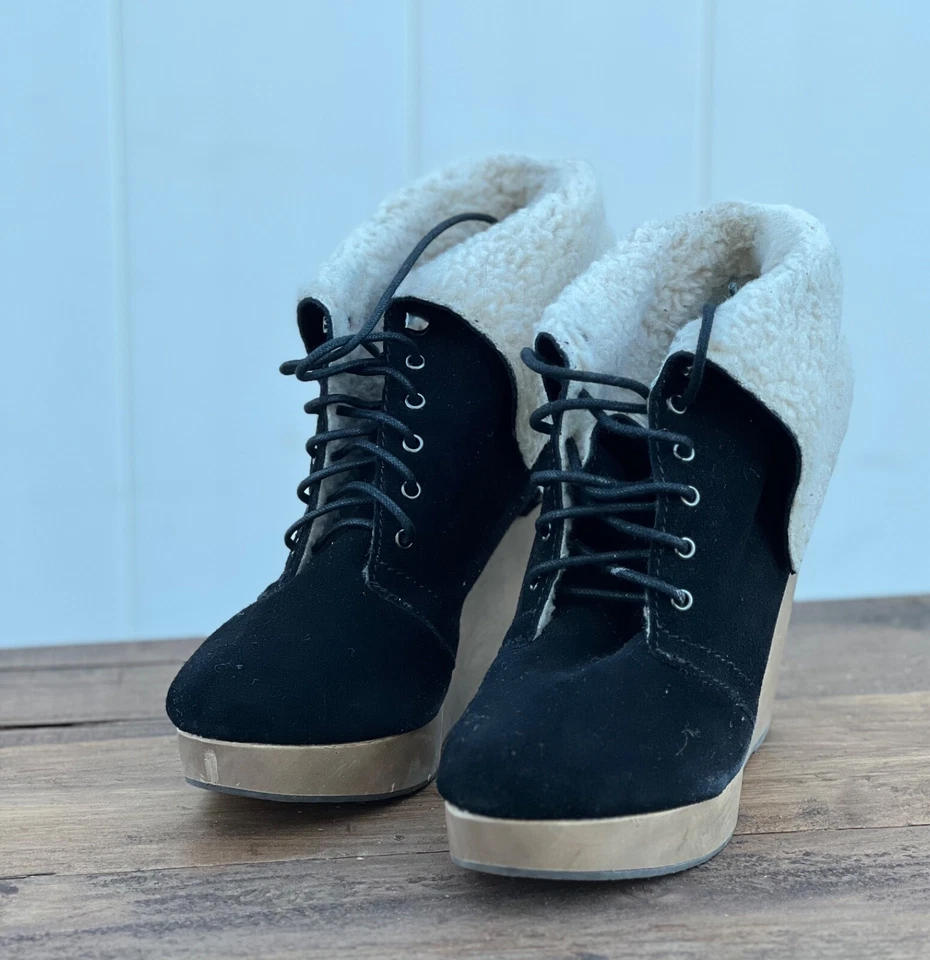 Naughty Monkey Cuero Gamuza Negro Madera Cuña Con Cordones Foto 1 de 4