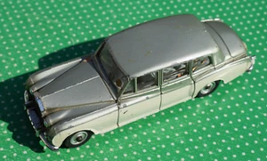 DINKY TOYS original vintage ROLLS ROYCE PHANTOM V Limousine car #198 @1962 - Picture 1 of 8