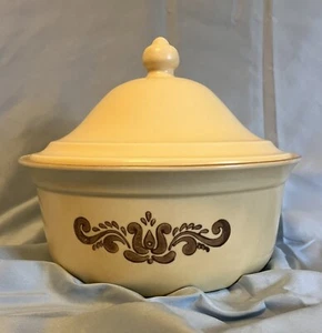 Pfaltzgraff Village Vintage USA 2 QT Casserole Dish With Lid #315 - Picture 1 of 3