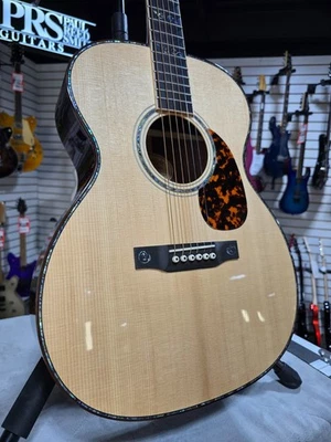 Guitarra acústica Larrivee OM-10 Indian Rosewood - Natural con estuche rígido original y plek*D #010 Foto 1 de 4