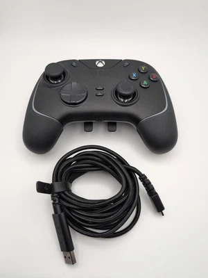 Razer Wolverine V2 Chroma Controller for Xbox One/Series S/X Black #17 - Image 1 of 3